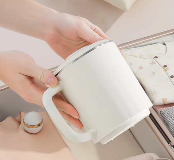 Folding Electric Kettle – Compact Boil Anywhere